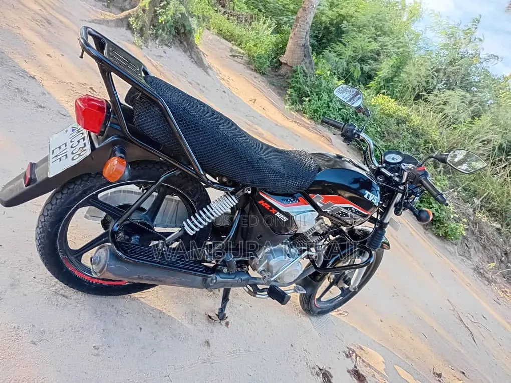 New TVS HLX 125 2025 Black