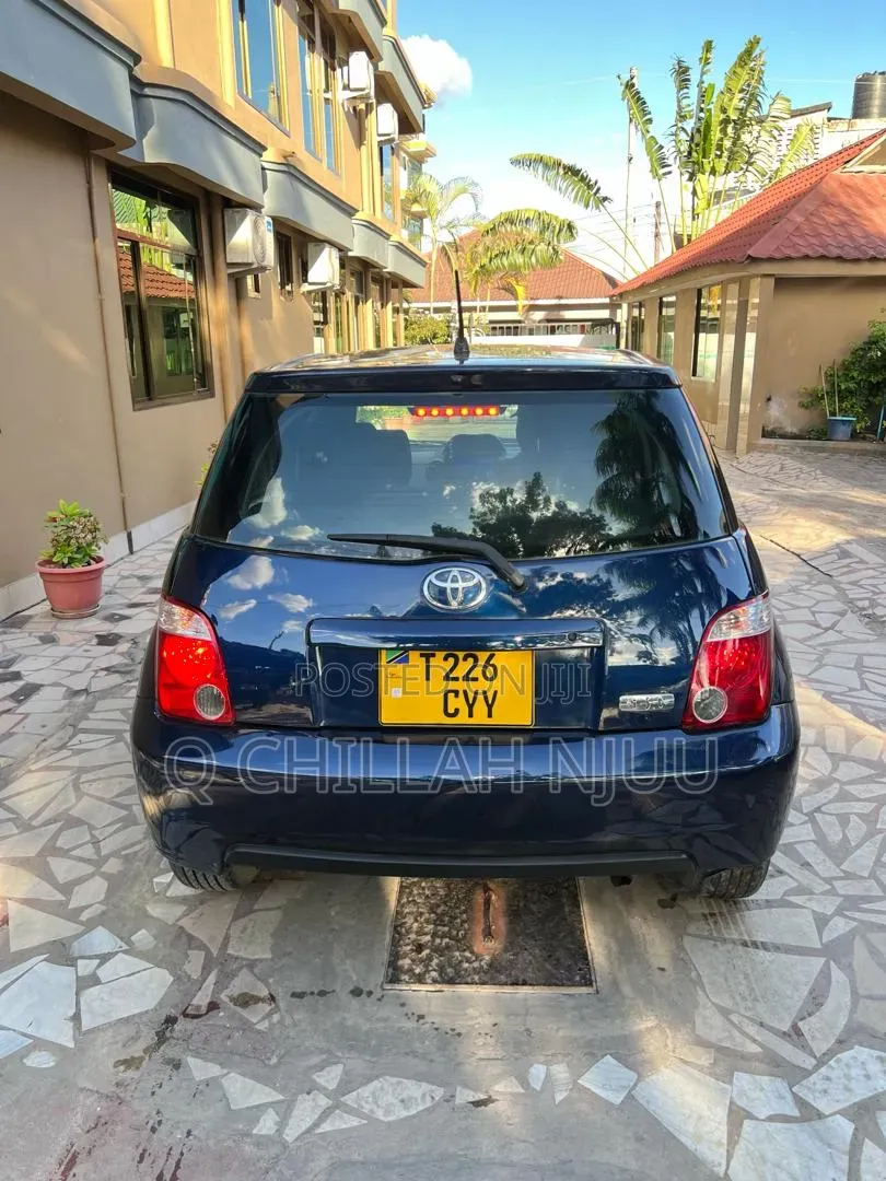 Toyota IST 2005 Blue