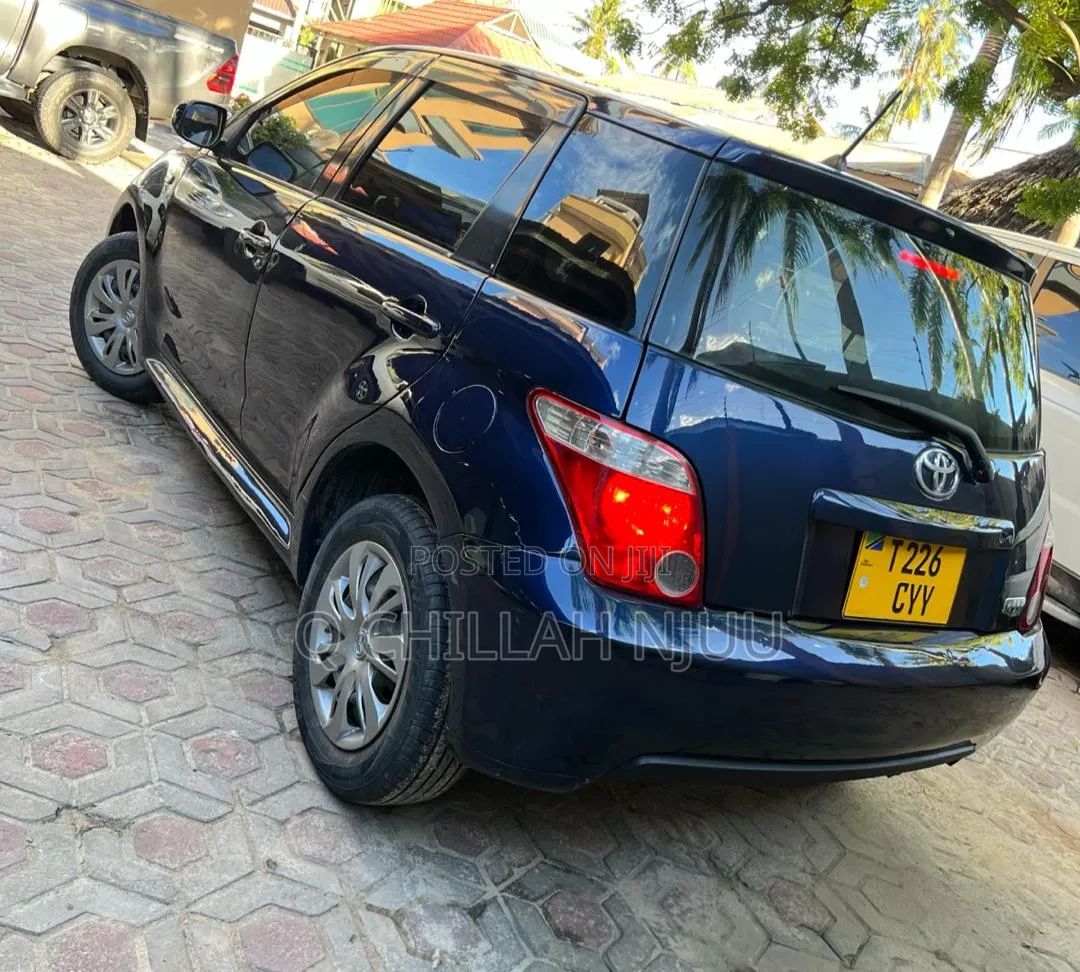 Toyota IST 2005 Blue