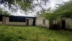 Mabanda Ya Ufugaji Wa Kuku Na Ekari 2 Yanauzwa Bagamoyo Makurunge