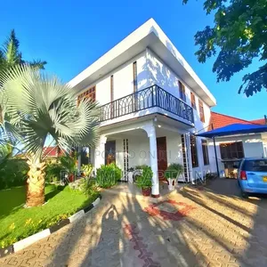 5bdrm House in Dalali Makini Boko for rent