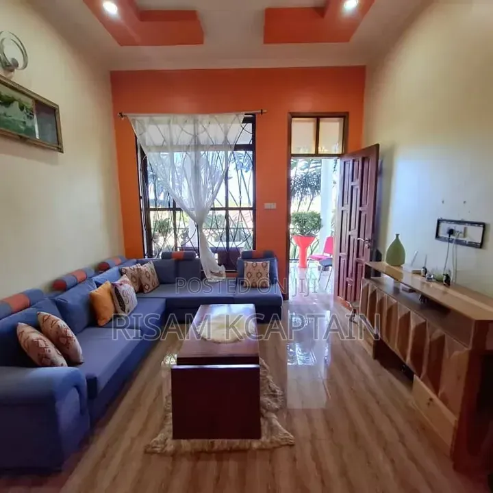 5bdrm House in Dalali Makini Boko for rent