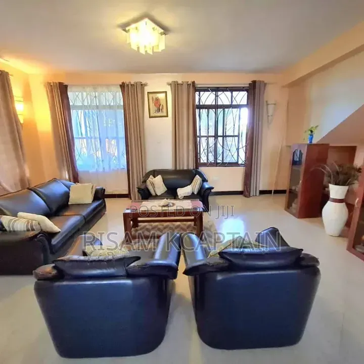 5bdrm House in Dalali Makini Boko for rent