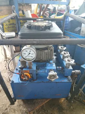 Hydraulic Lifting Machine