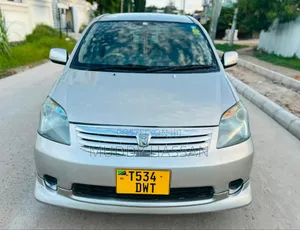 Toyota Raum 2005 Silver