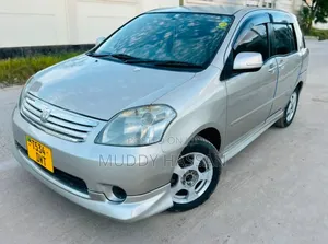 Toyota Raum 2005 Silver