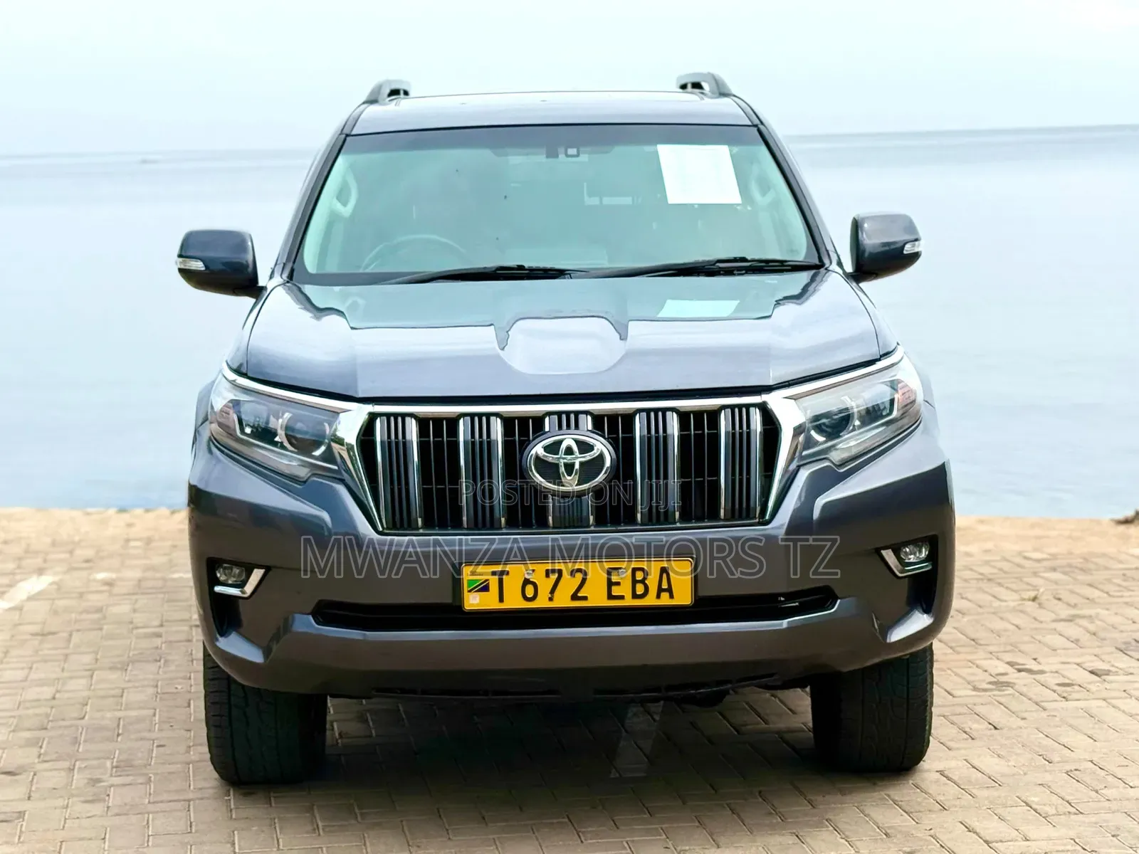 Toyota Land Cruiser Prado 2017 Gray