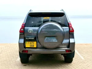 Toyota Land Cruiser Prado 2017 Gray