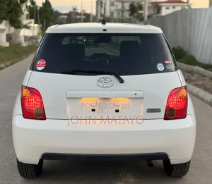 Toyota IST 2004 White