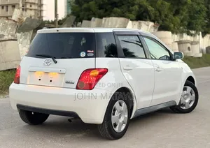 Toyota IST 2004 White