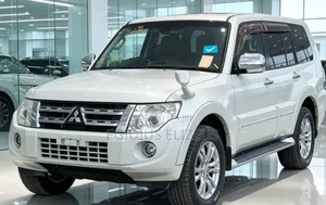 Mitsubishi Pajero 2012 White