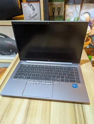 Laptop HP ZBook Firefly 14 G7 16GB Intel Core i3 SSD 256GB