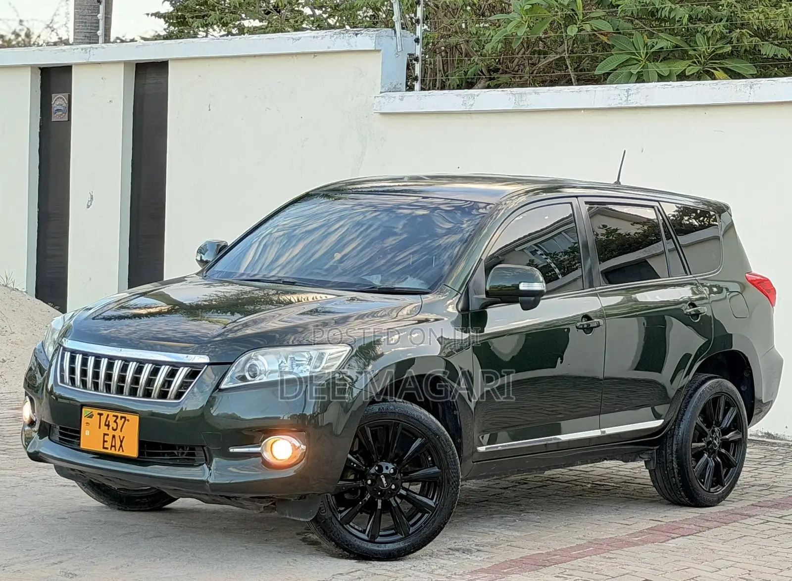 Toyota Vanguard 2010 Gray