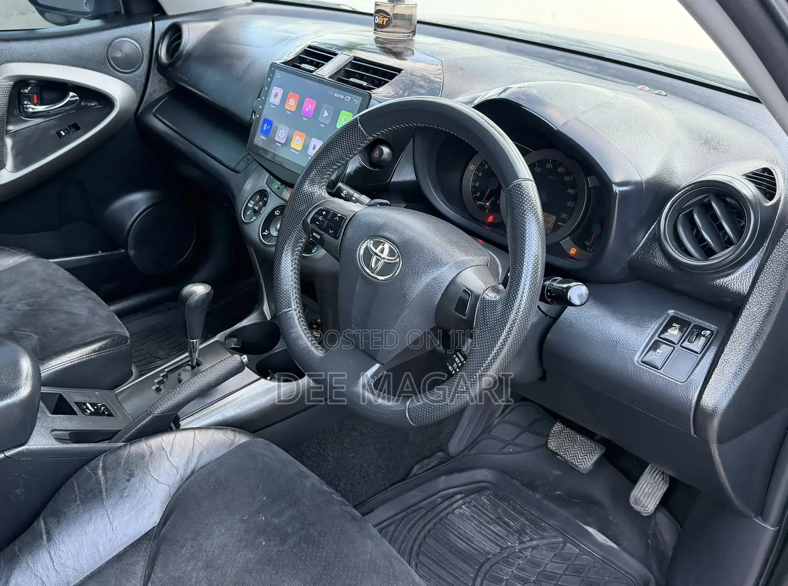 Toyota Vanguard 2010 Gray