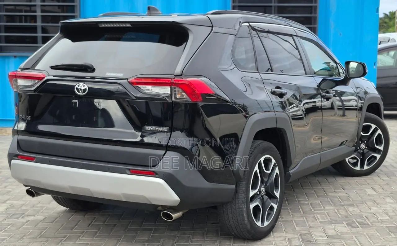 Toyota RAV4 Adventure 2021 Black