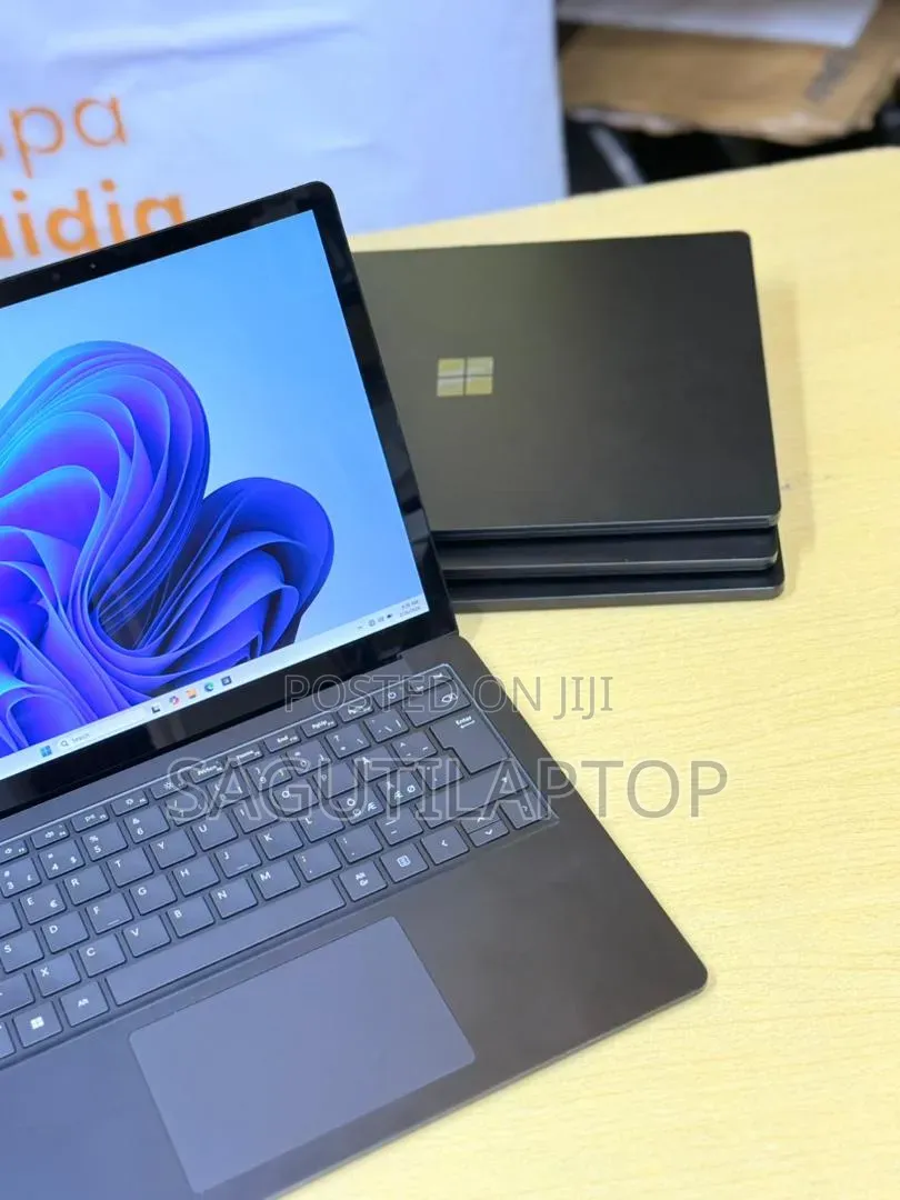 Laptop Microsoft Surface Laptop 5 16GB Intel Core i7 SSD 512GB