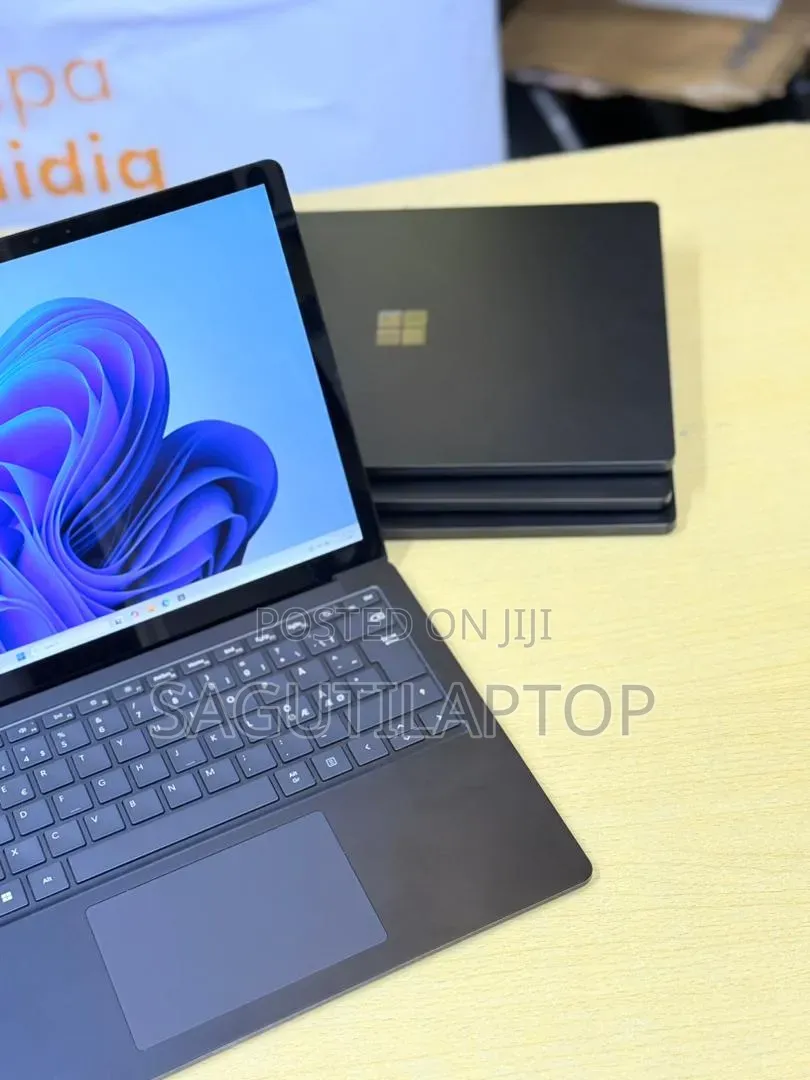 Laptop Microsoft Surface Laptop 5 16GB Intel Core i7 SSD 512GB