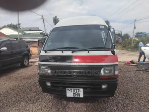 Toyota HiAce 2002 White