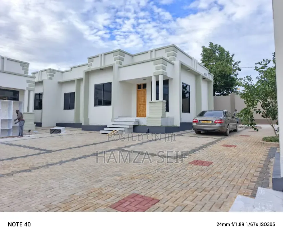 2bdrm House in Tabata for rent