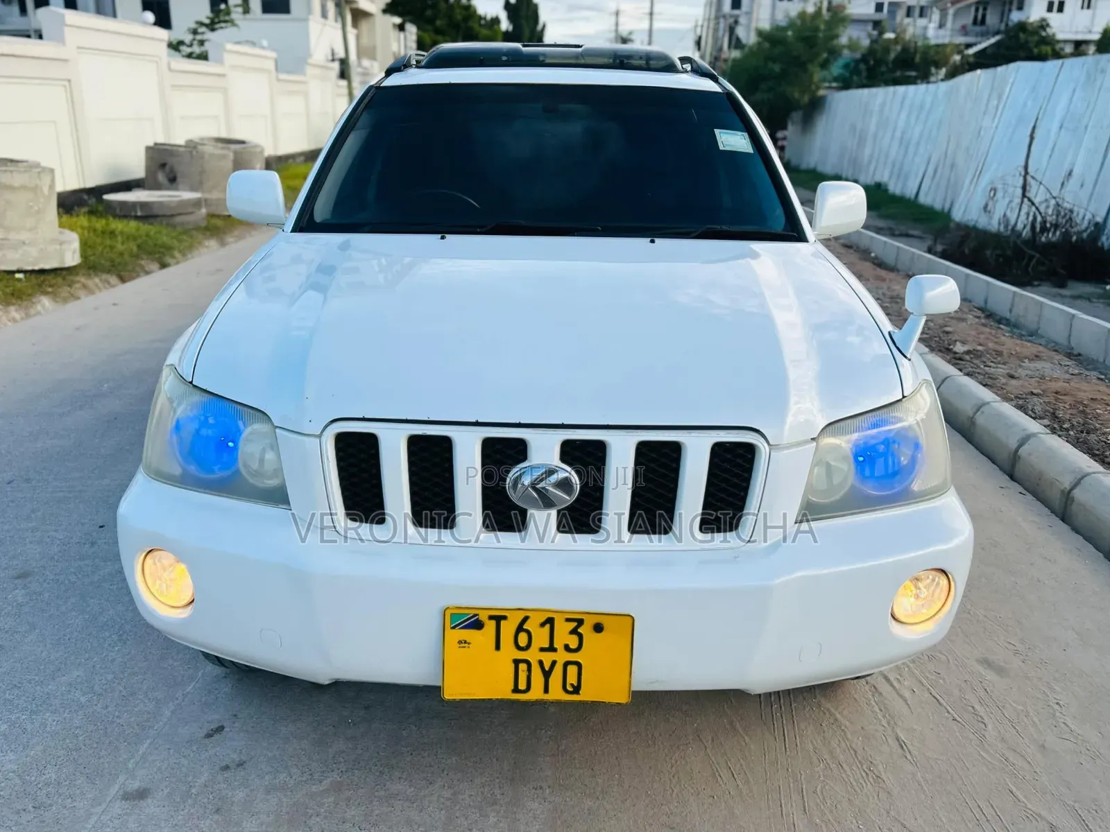 Toyota Kluger 2004 White