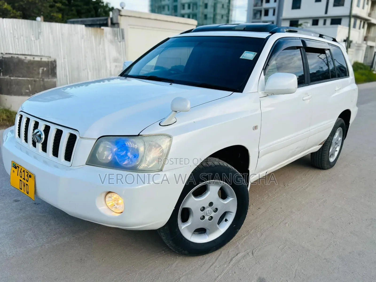 Toyota Kluger 2004 White