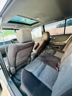 Toyota Kluger 2004 White