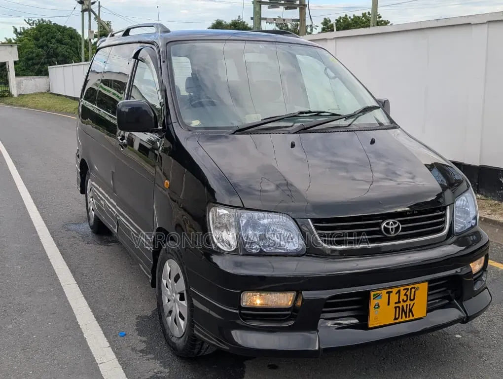 Toyota Noah 2001 Black