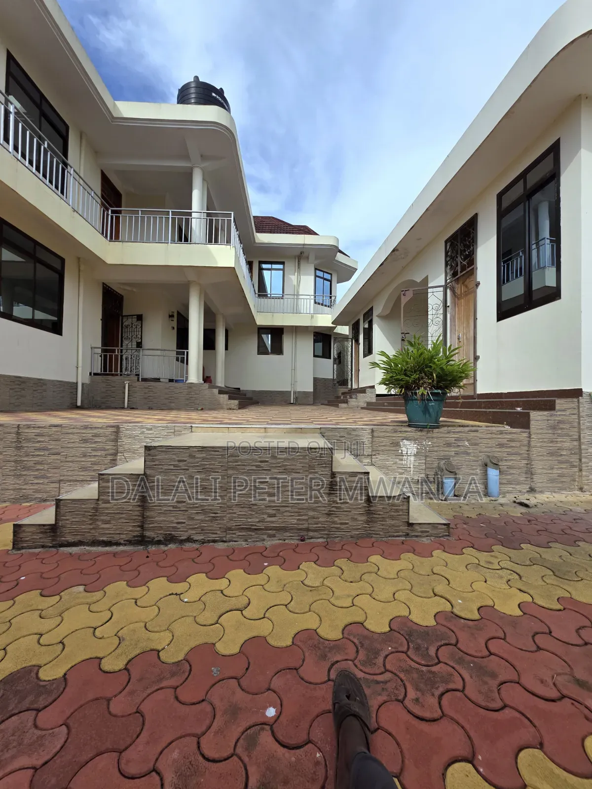 5bdrm Apartment in Rock City, Ilemela Ward for sale