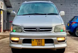 Toyota Noah 2005 Silver