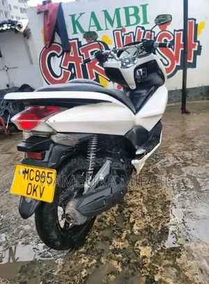 Honda RC51 2025 White