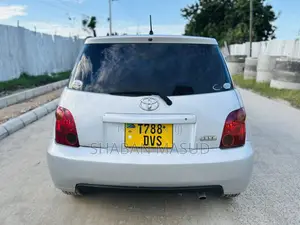 Toyota IST 2006 Silver