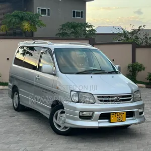 Toyota Noah 2001 Silver