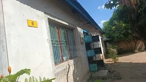 12bdrm House in Mahina for sale