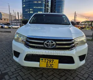 Toyota Hilux 2016 Pearl