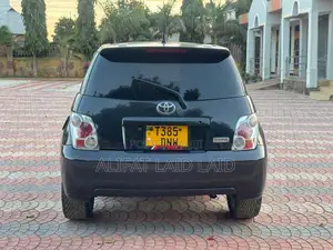 Toyota IST 2004 Black