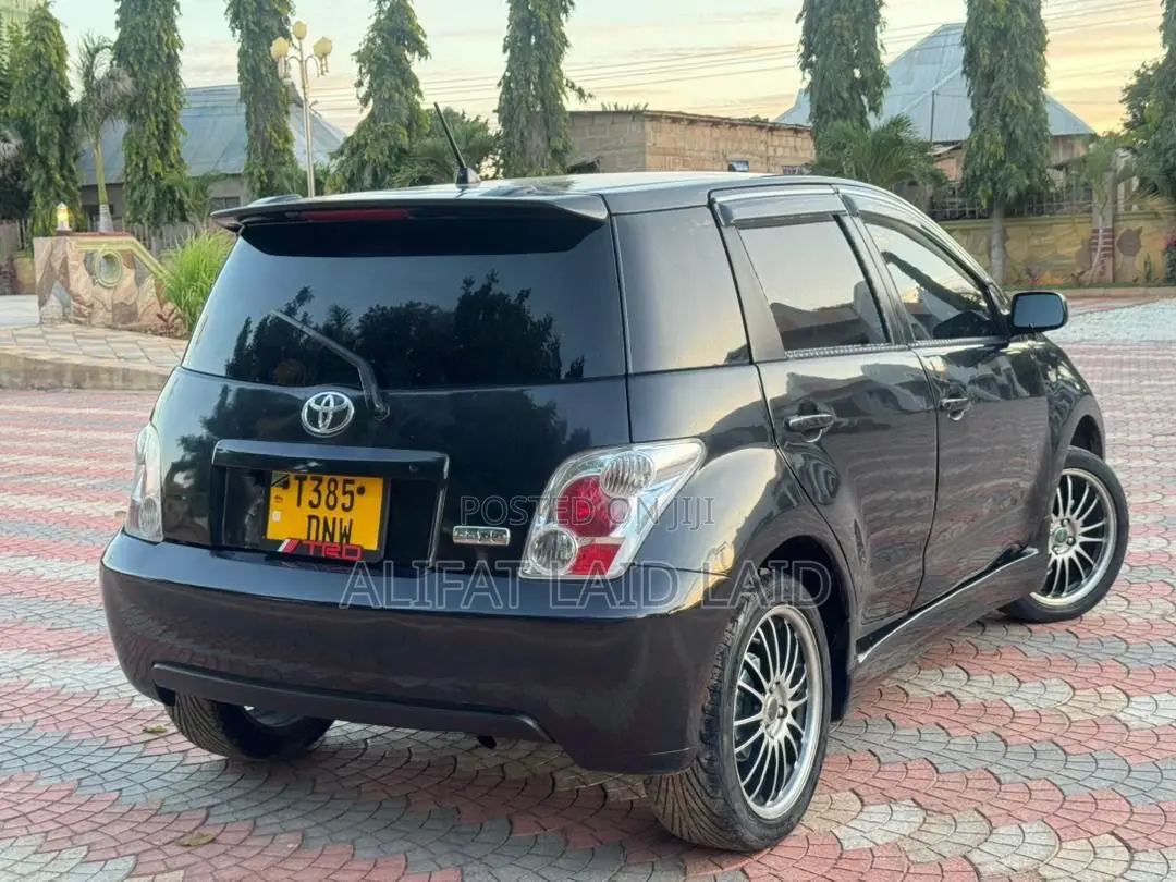Toyota IST 2004 Black