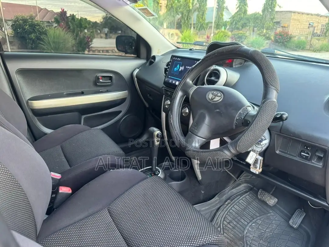 Toyota IST 2004 Black
