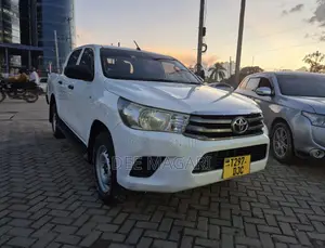 Toyota Hilux 2016 White