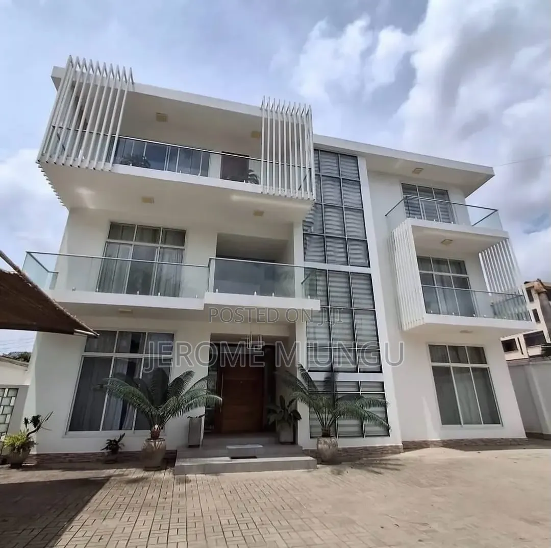 8bdrm House in Ada Estate for rent