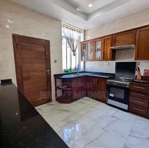 8bdrm House in Ada Estate for rent