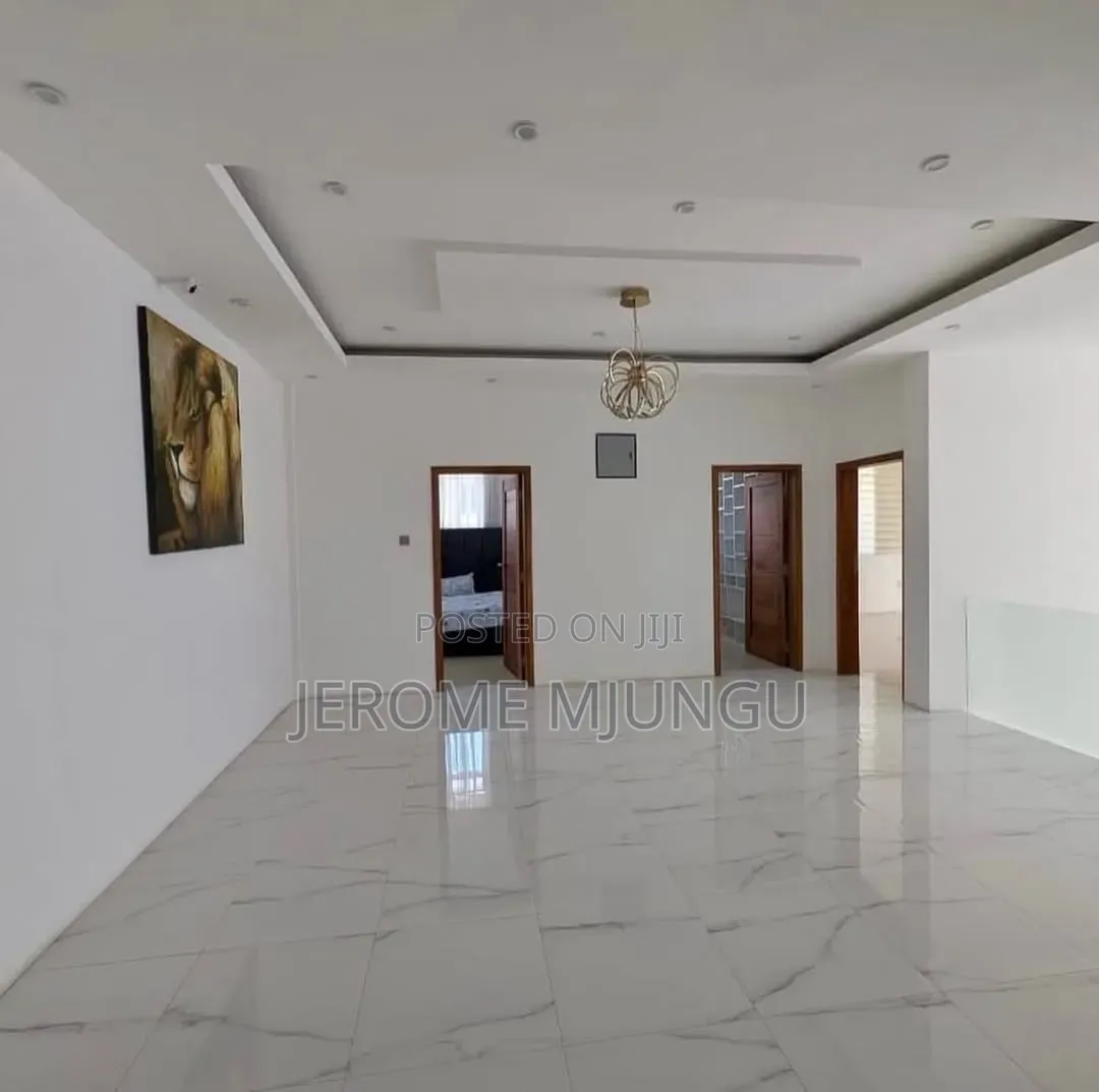 8bdrm House in Ada Estate for rent