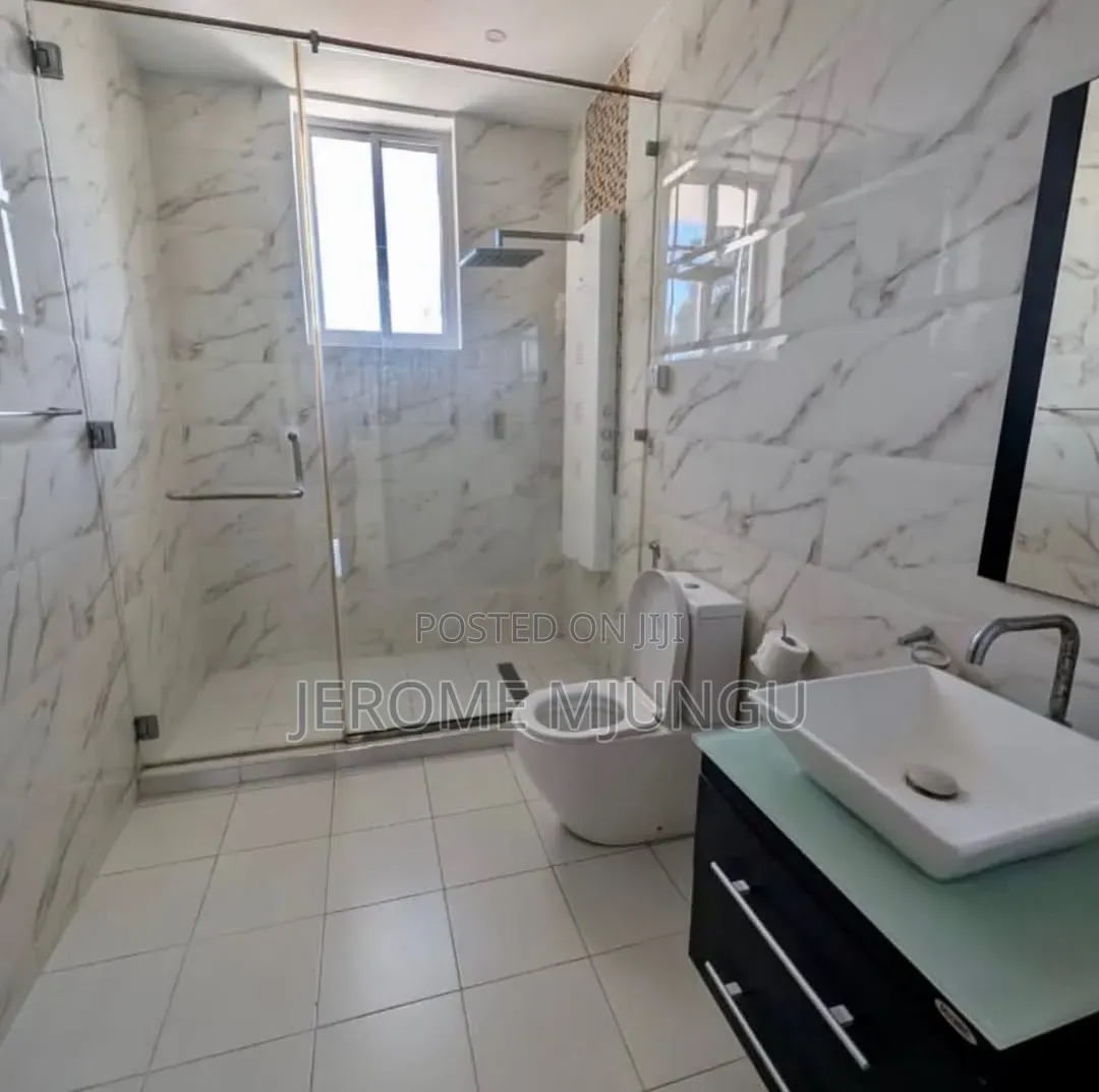 8bdrm House in Ada Estate for rent