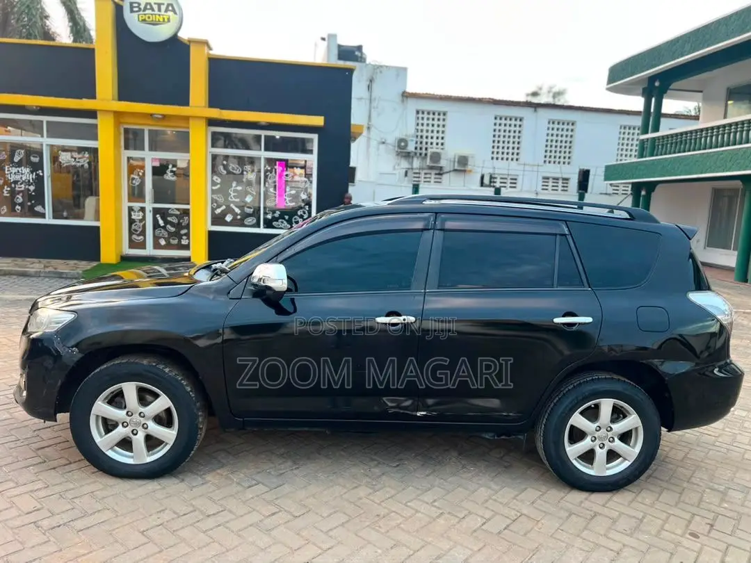 Toyota Vanguard 2010 Black