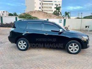 Toyota Vanguard 2010 Black