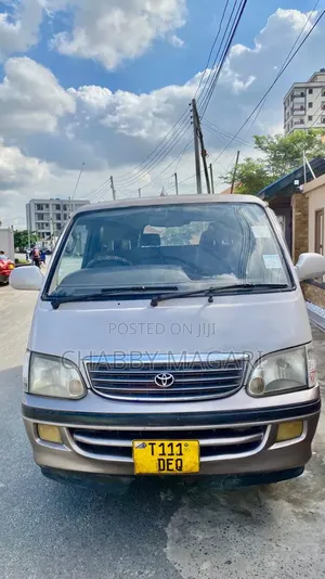 Toyota HiAce 1999 Beige