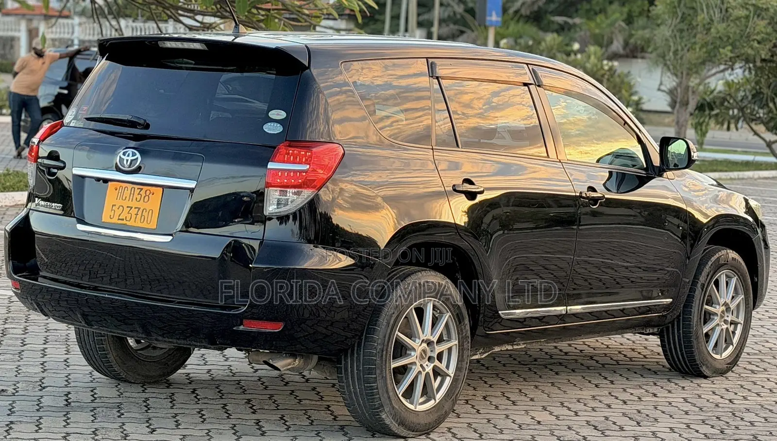 Toyota Vanguard 2012 Black