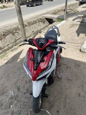 Honda 2015 Red