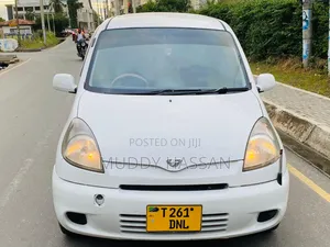 Toyota Fun Cargo 2004 White