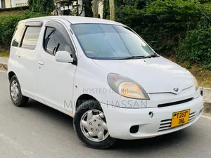 Toyota Fun Cargo 2004 White