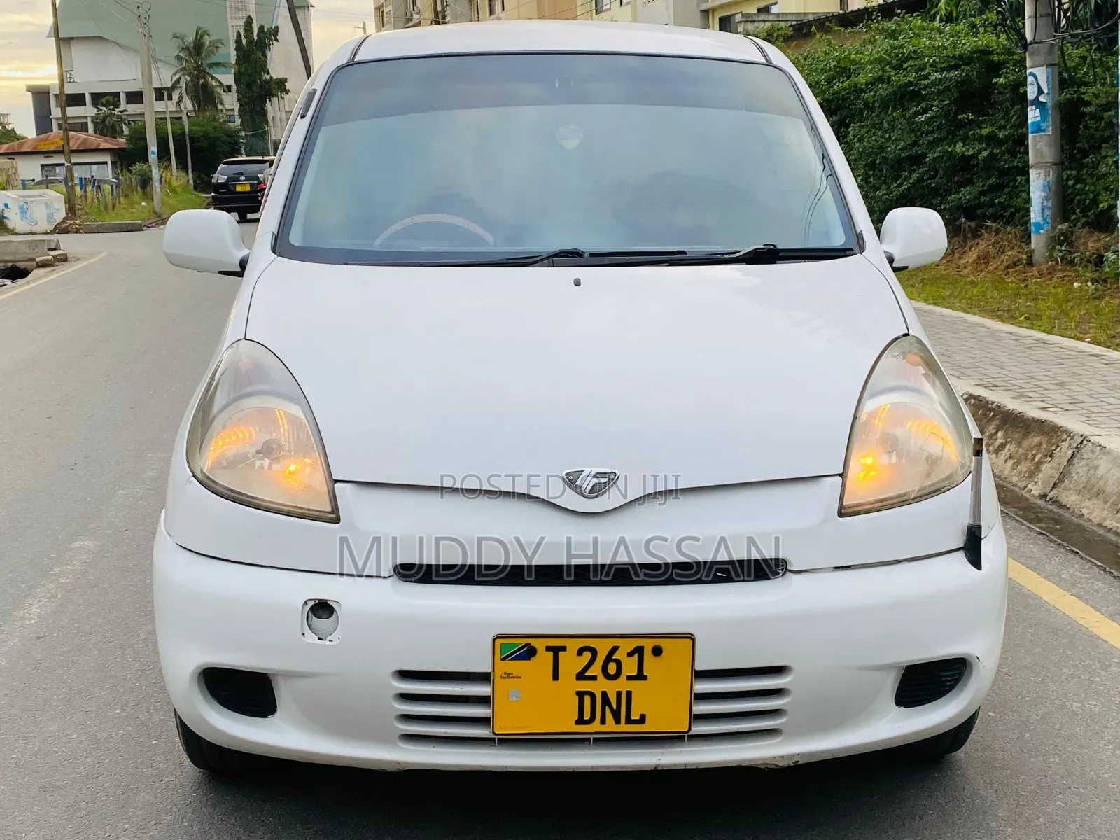 Toyota Fun Cargo 2004 White